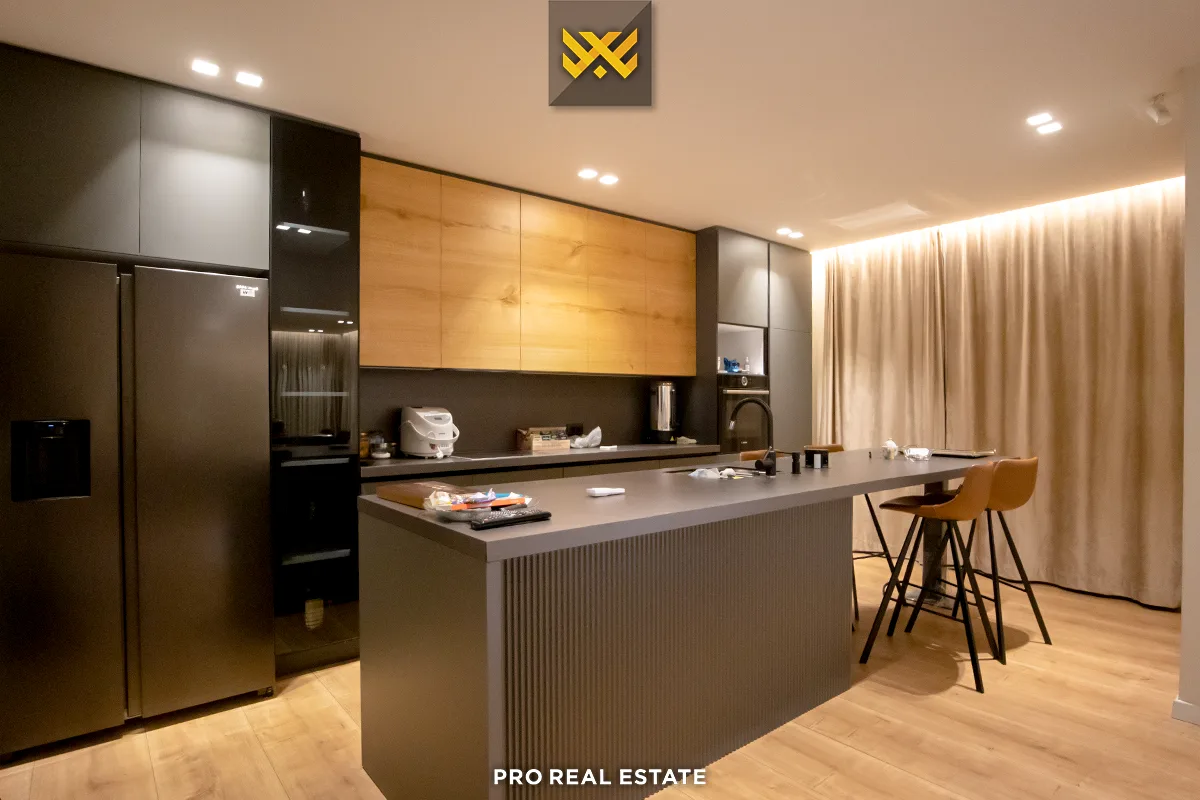 Shtëpi 228m² për #SHITJE në Lagjen Hana.