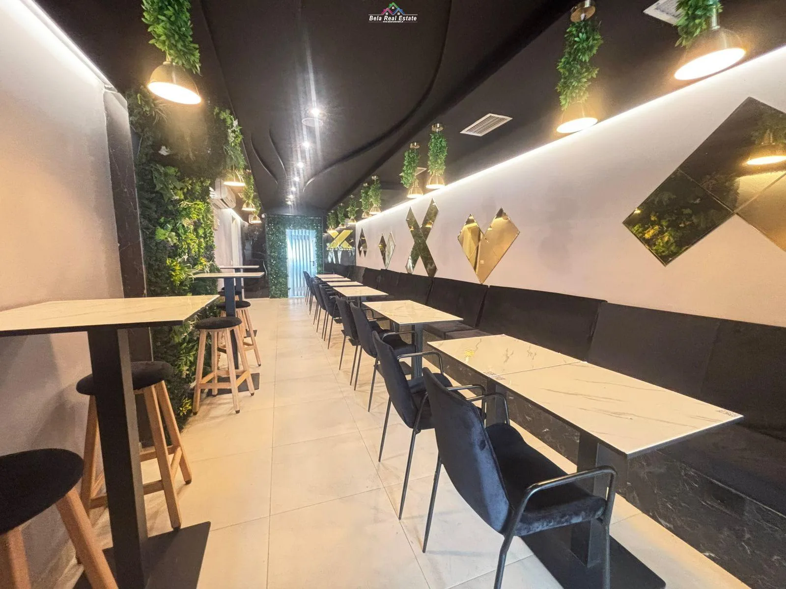 Shitje Biznesi Bar Kafe- Restorant Ne Bllok ( ID BSHB176) Tirane
