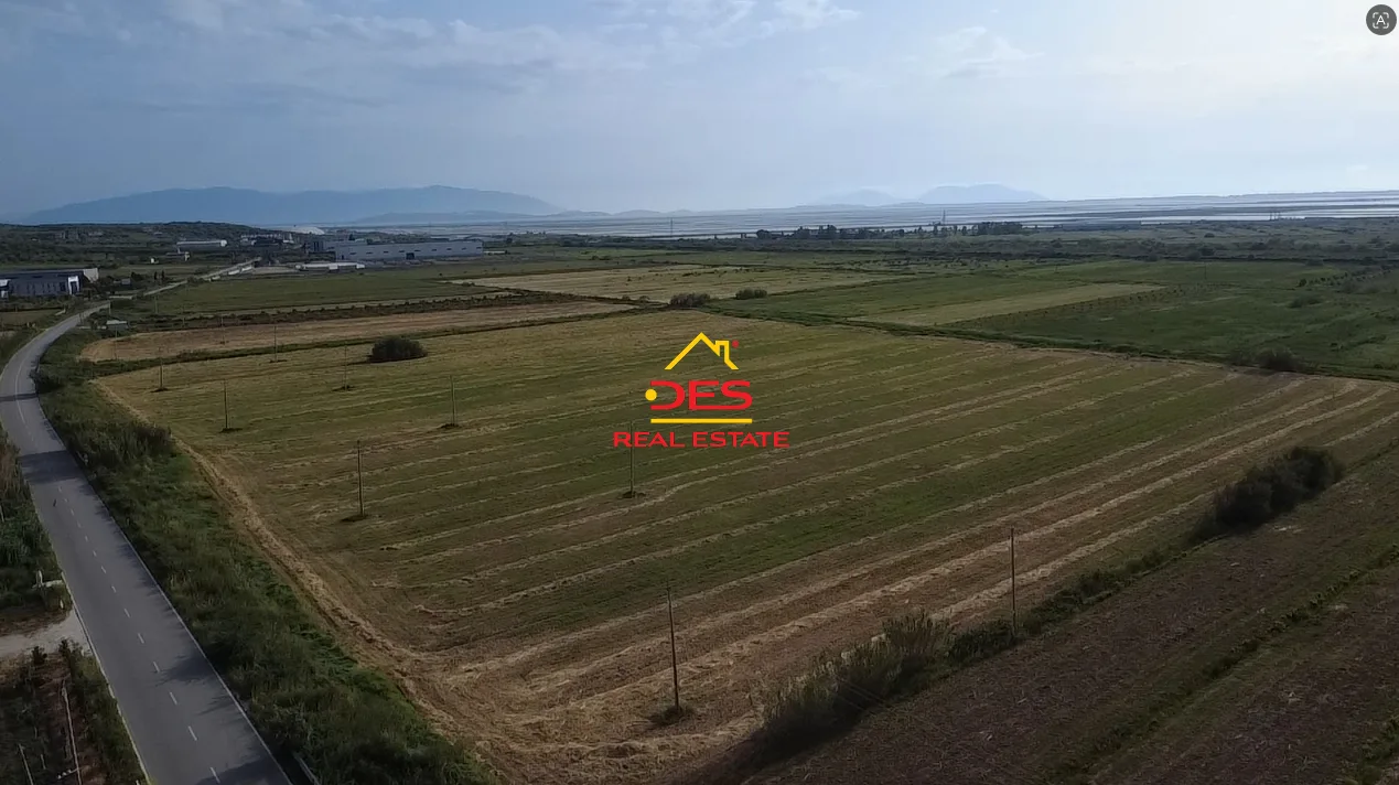 Shitet tokë arë buzë rrugës kryesore panaja – mifol, vlorë