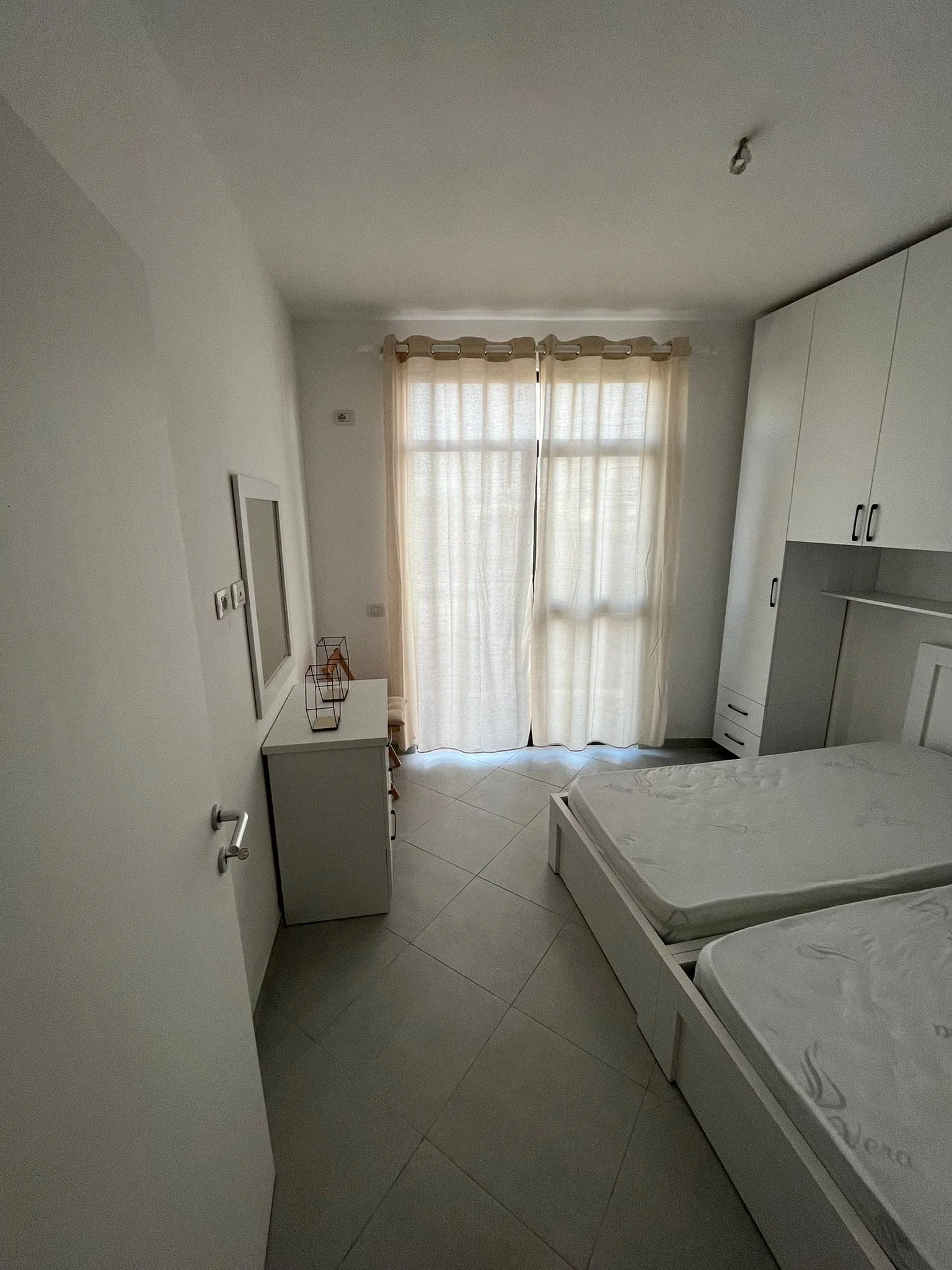 Apartament me qera 1+1 tek Rruga e Dibres (ID B2101108) Tirane