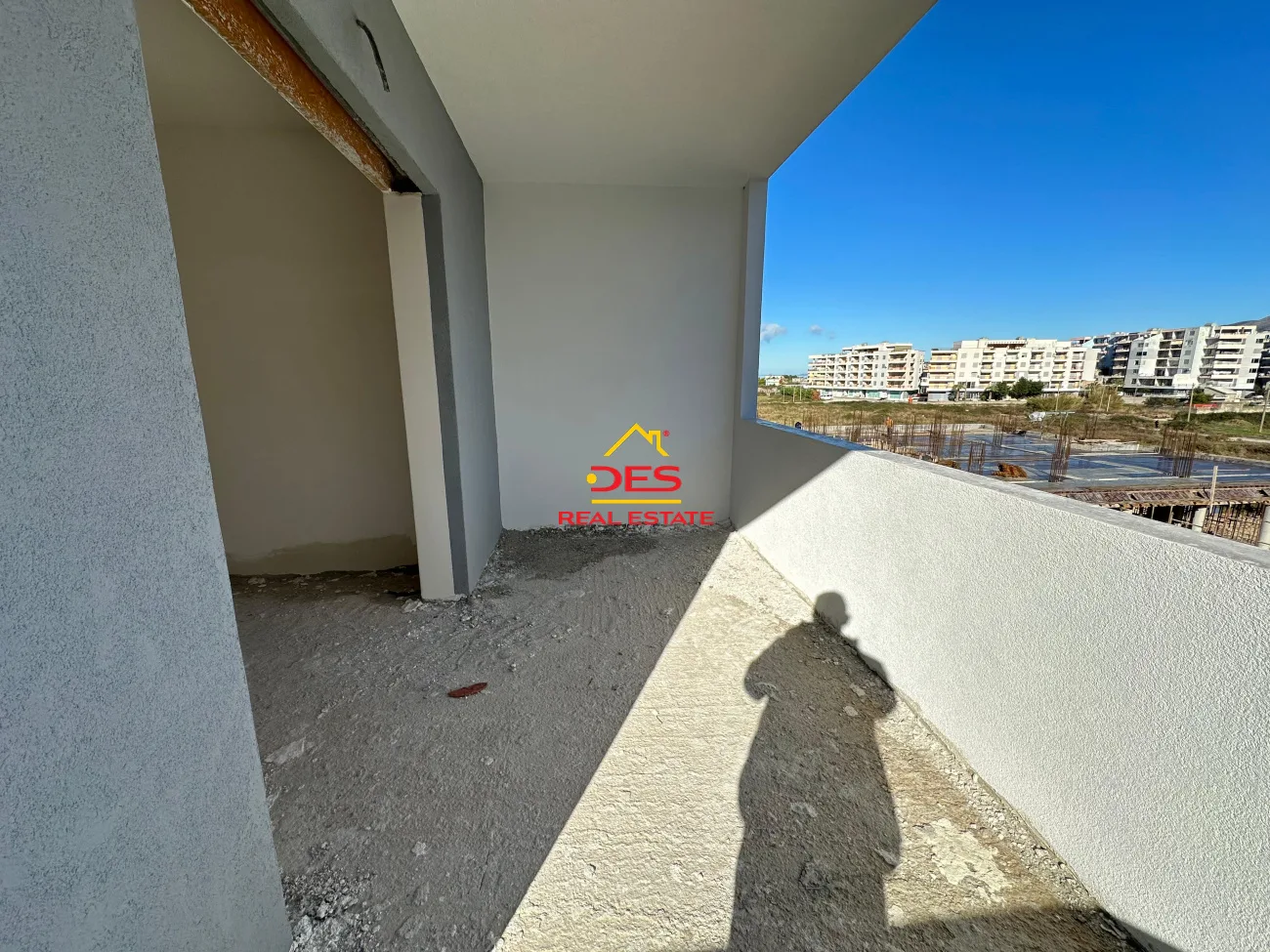 Shitet apartament 2+1 me këste në orikum
