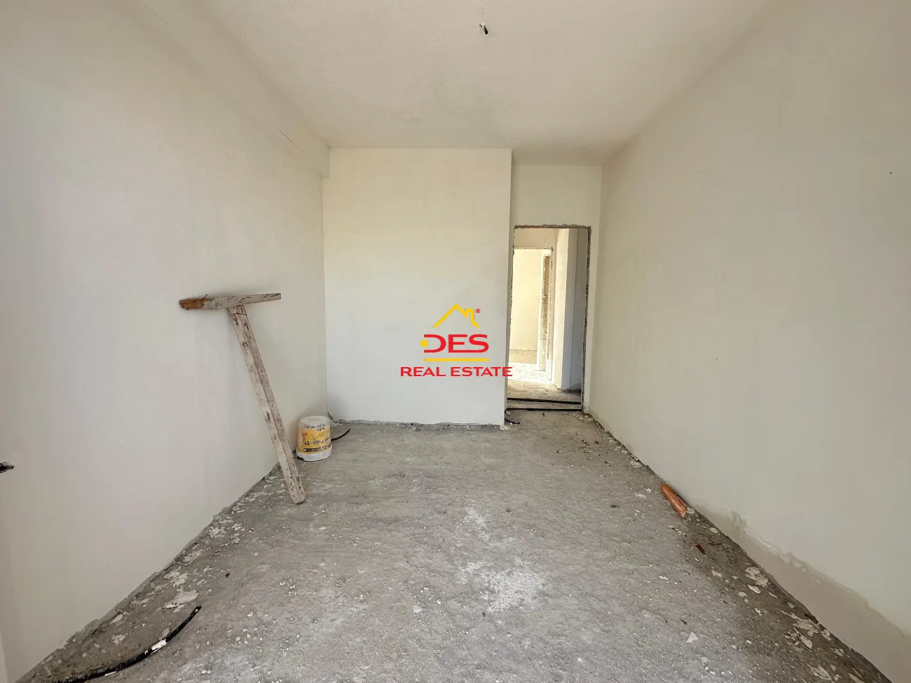 Shitet apartament 2+1 me këste në orikum