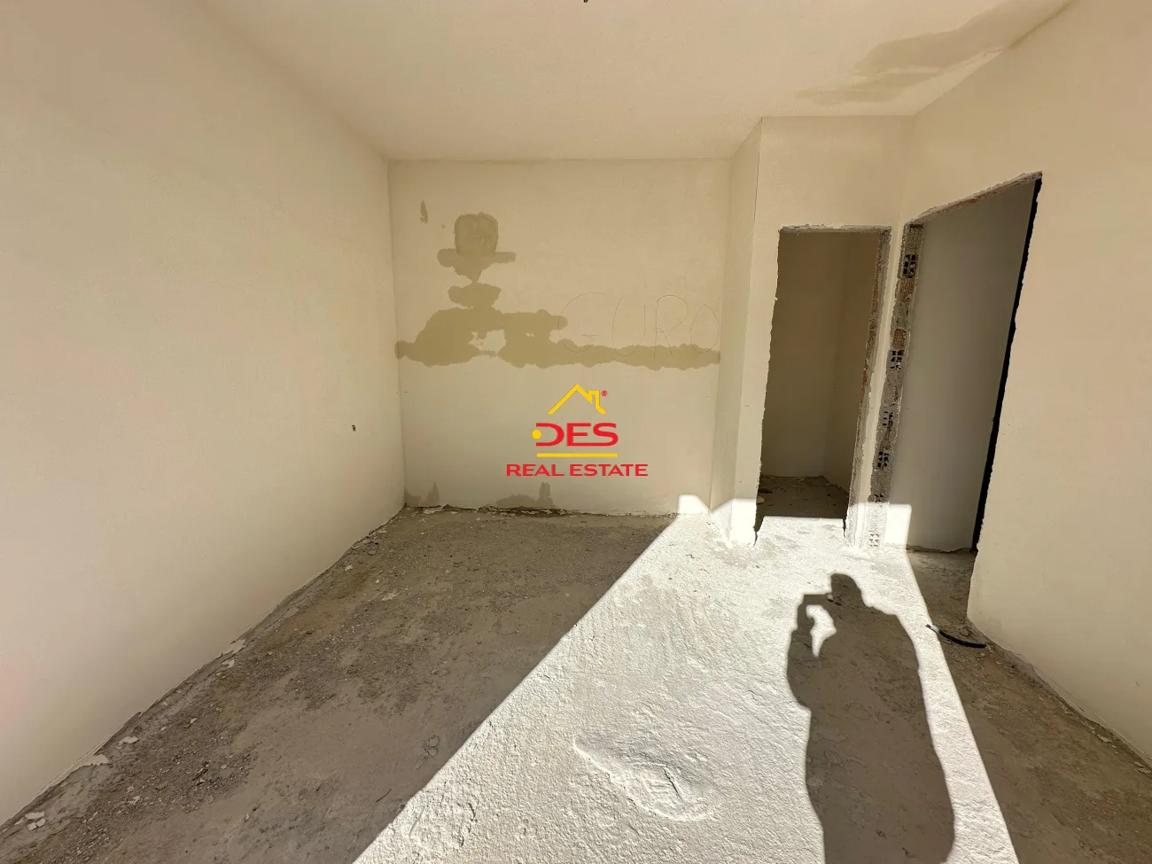 Shitet apartament 2+1 me këste në orikum