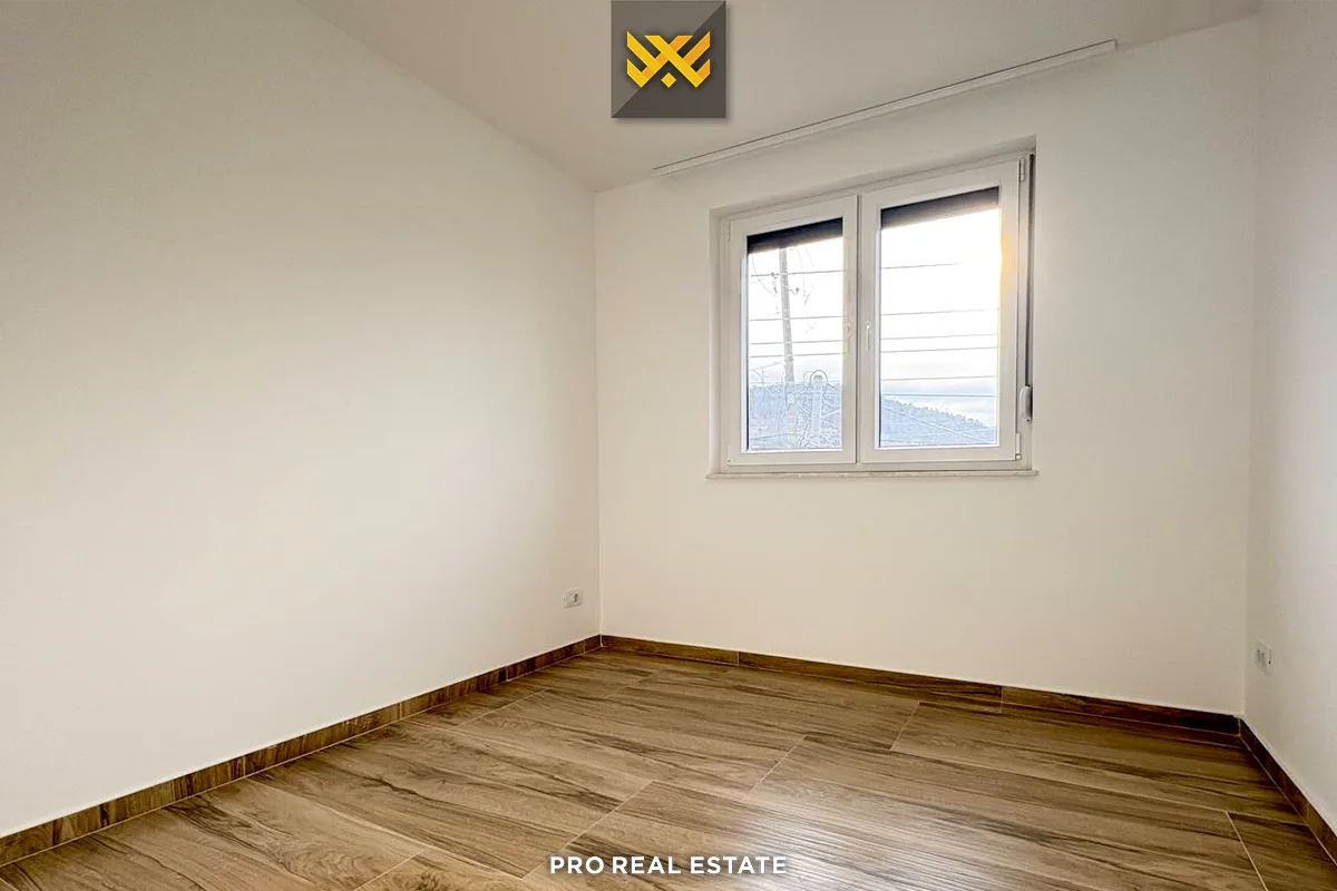 Shtëpi / Zyrë 160m² me #QIRA në Sofali