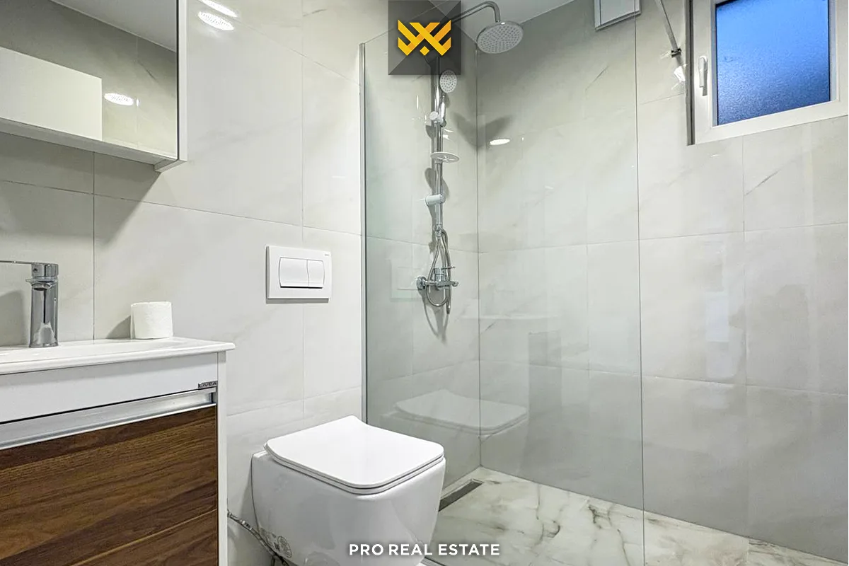 Shtëpi / Zyrë 160m² me #QIRA në Sofali