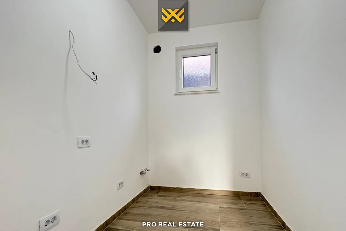 Shtëpi / Zyrë 160m² me #QIRA në Sofali