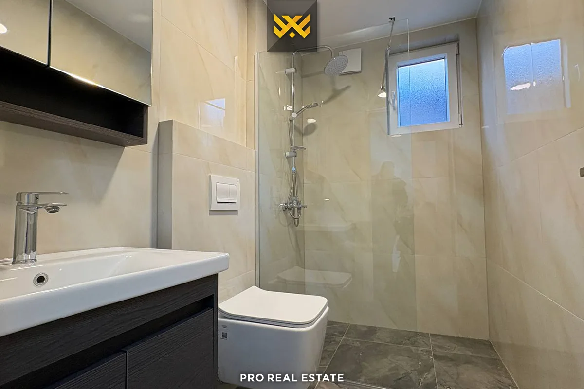 Shtëpi / Zyrë 160m² me #QIRA në Sofali