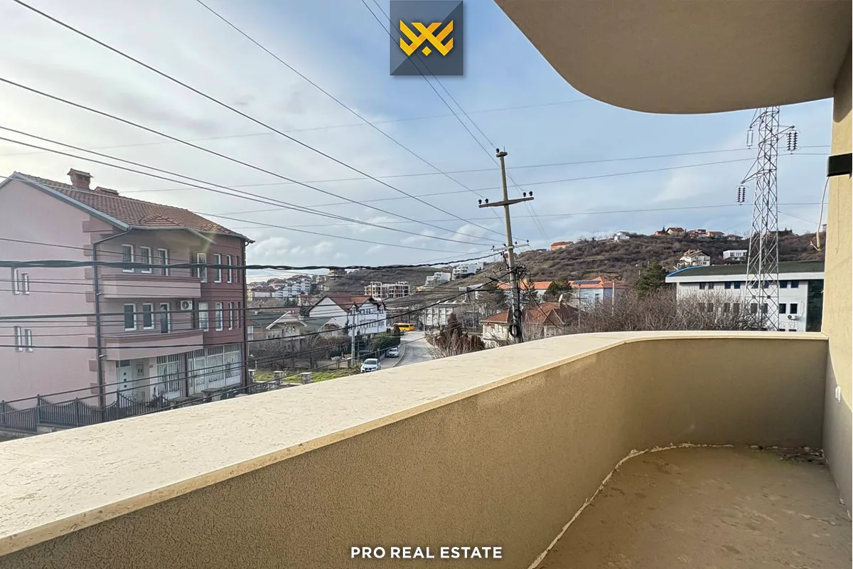 Shtëpi / Zyrë 160m² me #QIRA në Sofali