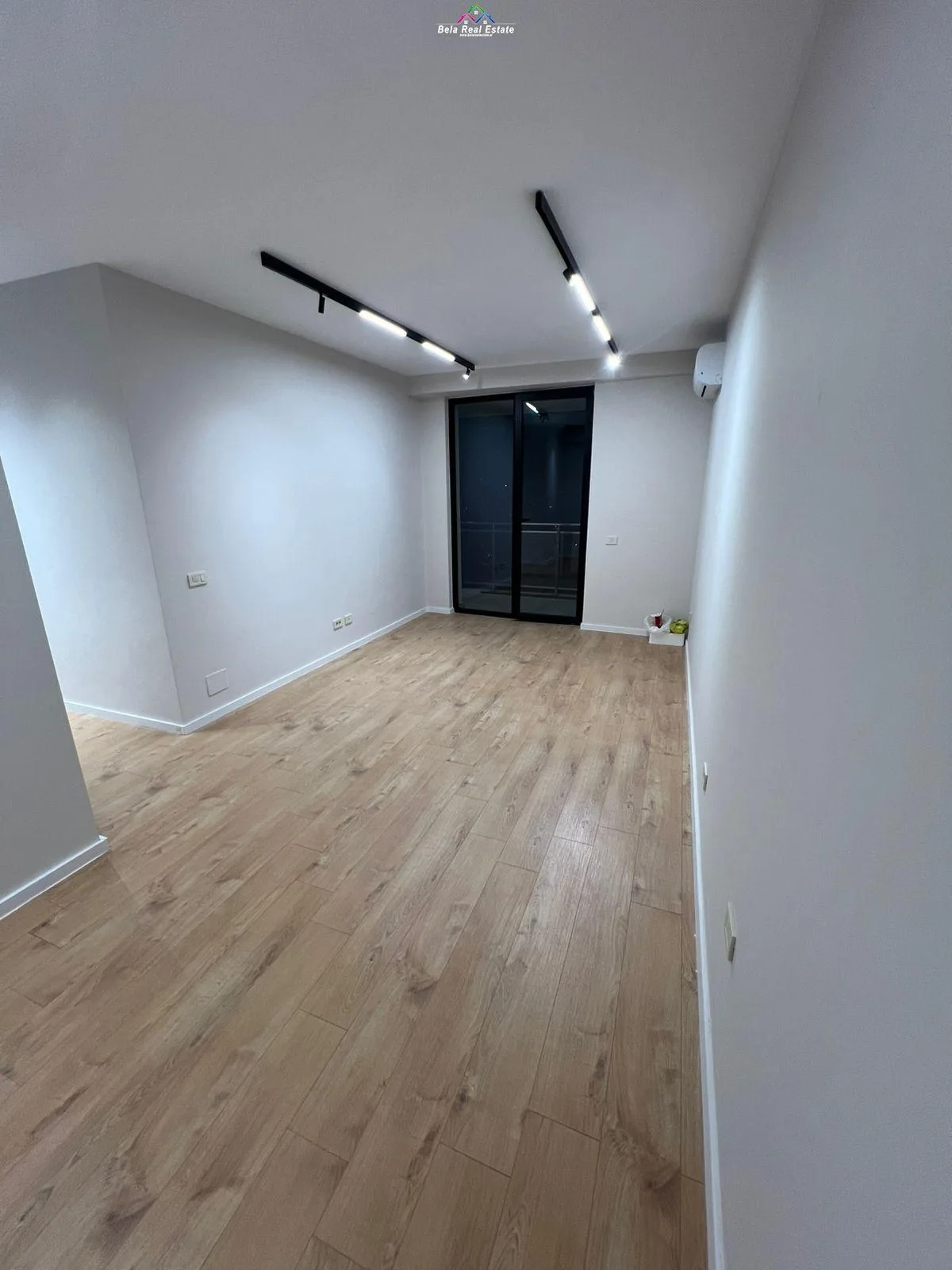 Zyre Me Qera 2+1 Tek Mine Peza (ID BZ2764) Tirane
