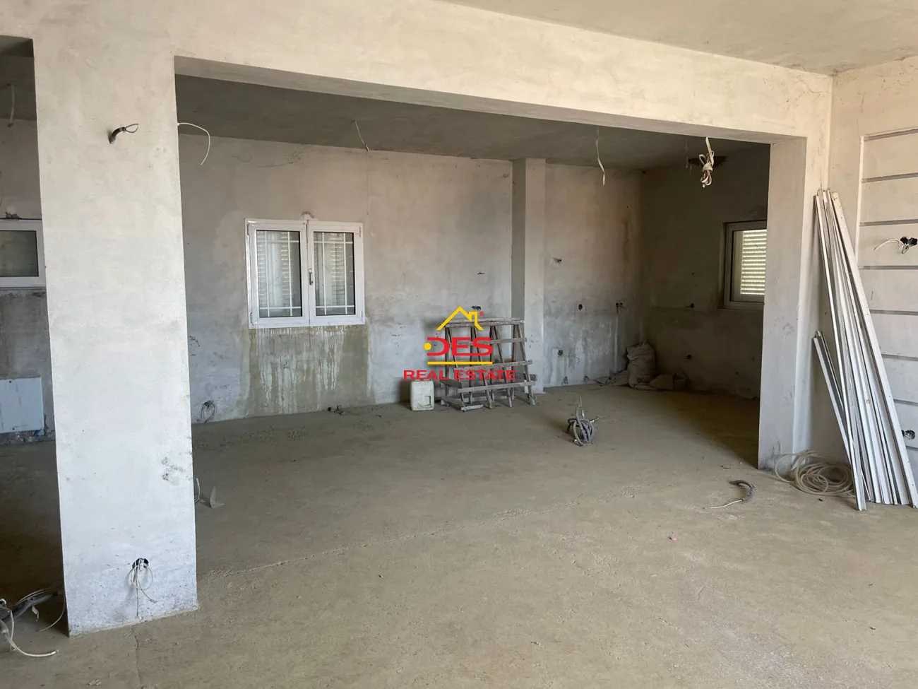 Vilë 3 katëshe në shitje pranë gjykatës së apelit,vlorë.