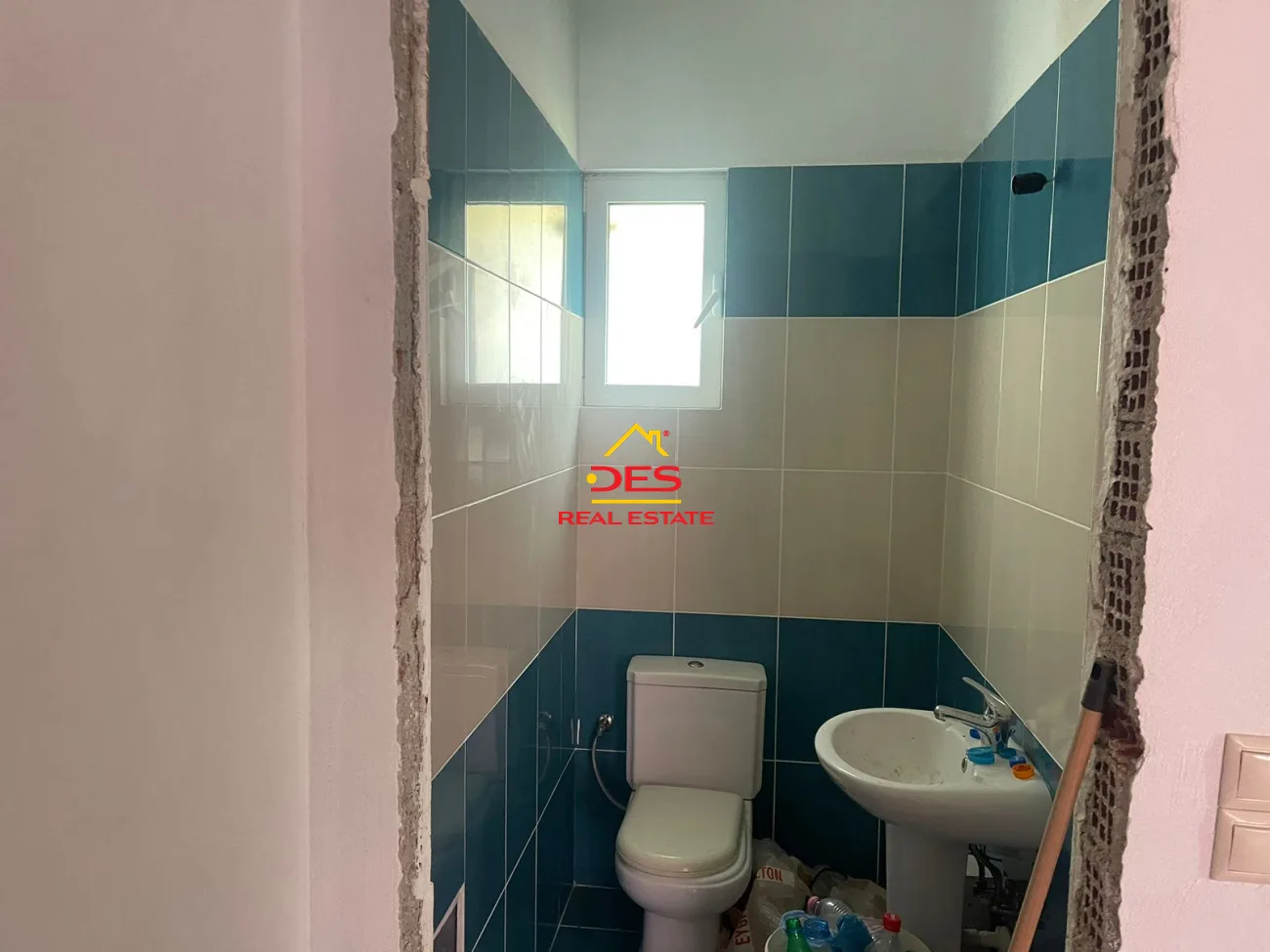 Vilë 3 katëshe në shitje pranë gjykatës së apelit,vlorë.