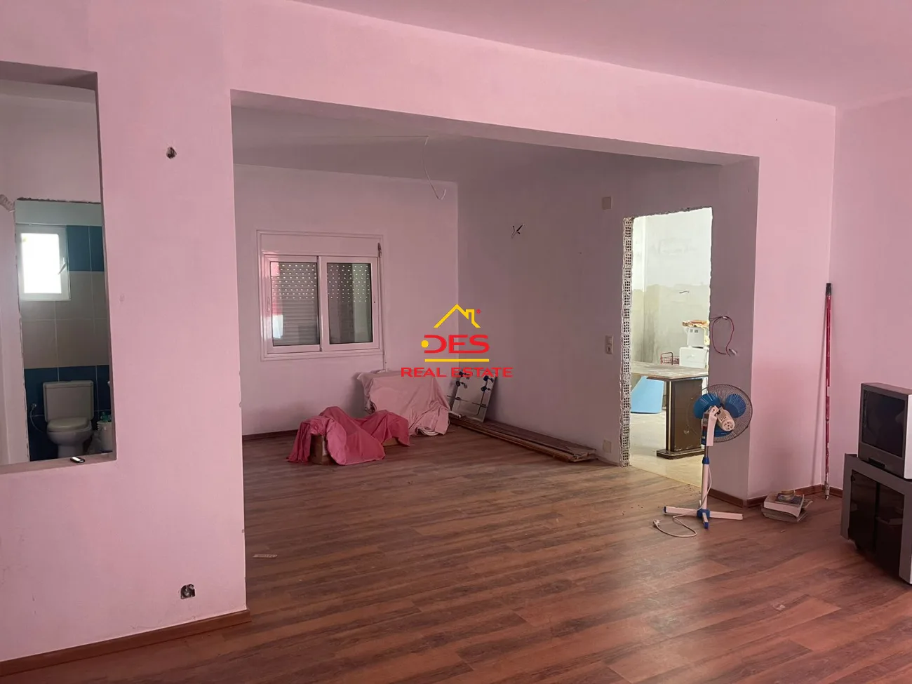 Vilë 3 katëshe në shitje pranë gjykatës së apelit,vlorë.