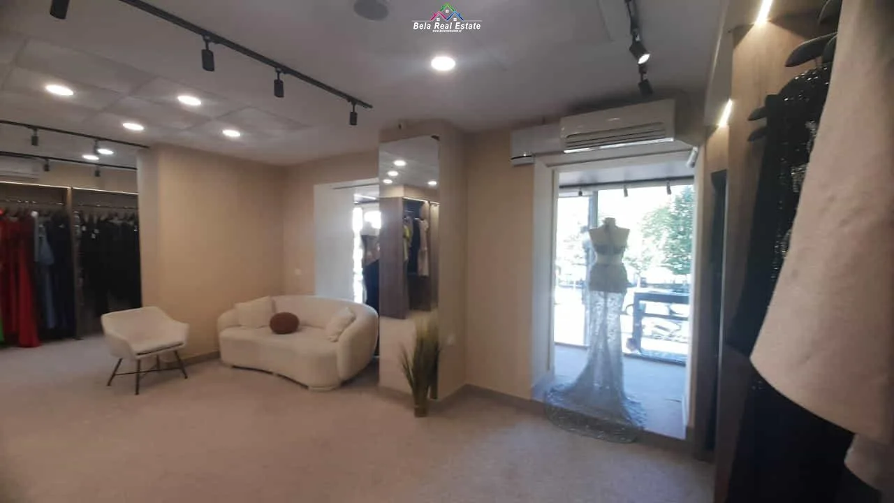 Dyqan/Zyre Me Qera ne Qender (ID BD21602) Tirane