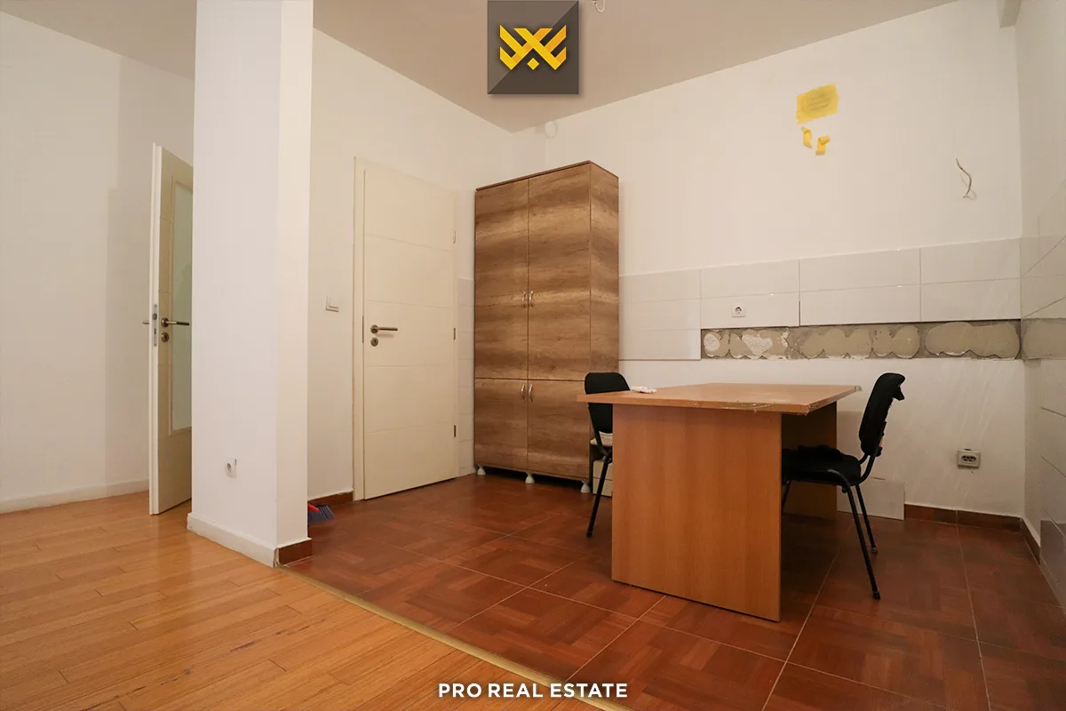 Banesë / Zyrë 70m² me #QIRA te Rruga B