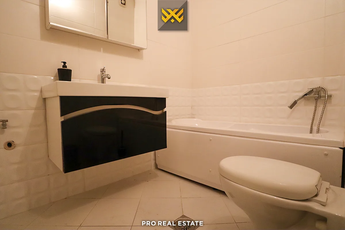 Banesë / Zyrë 70m² me #QIRA te Rruga B