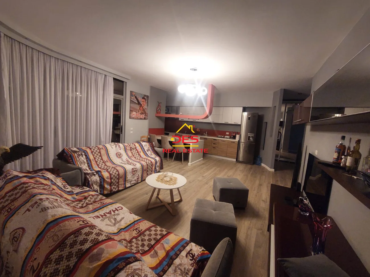 Shitet apartament 2+1 te rruga e re , prane dino bar ,vlorë.