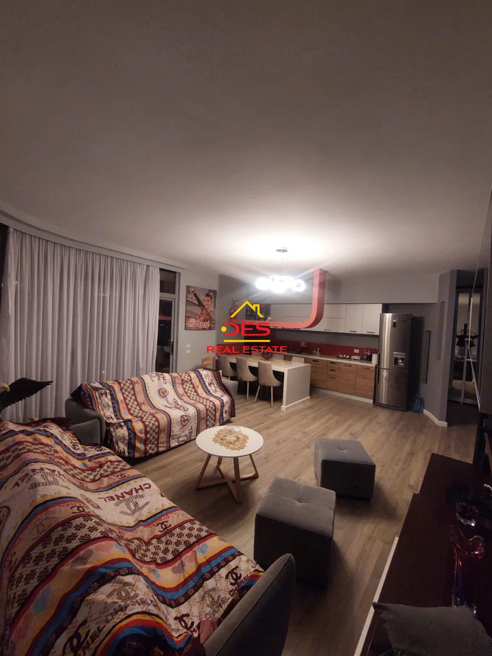 Shitet apartament 2+1 te rruga e re , prane dino bar ,vlorë.