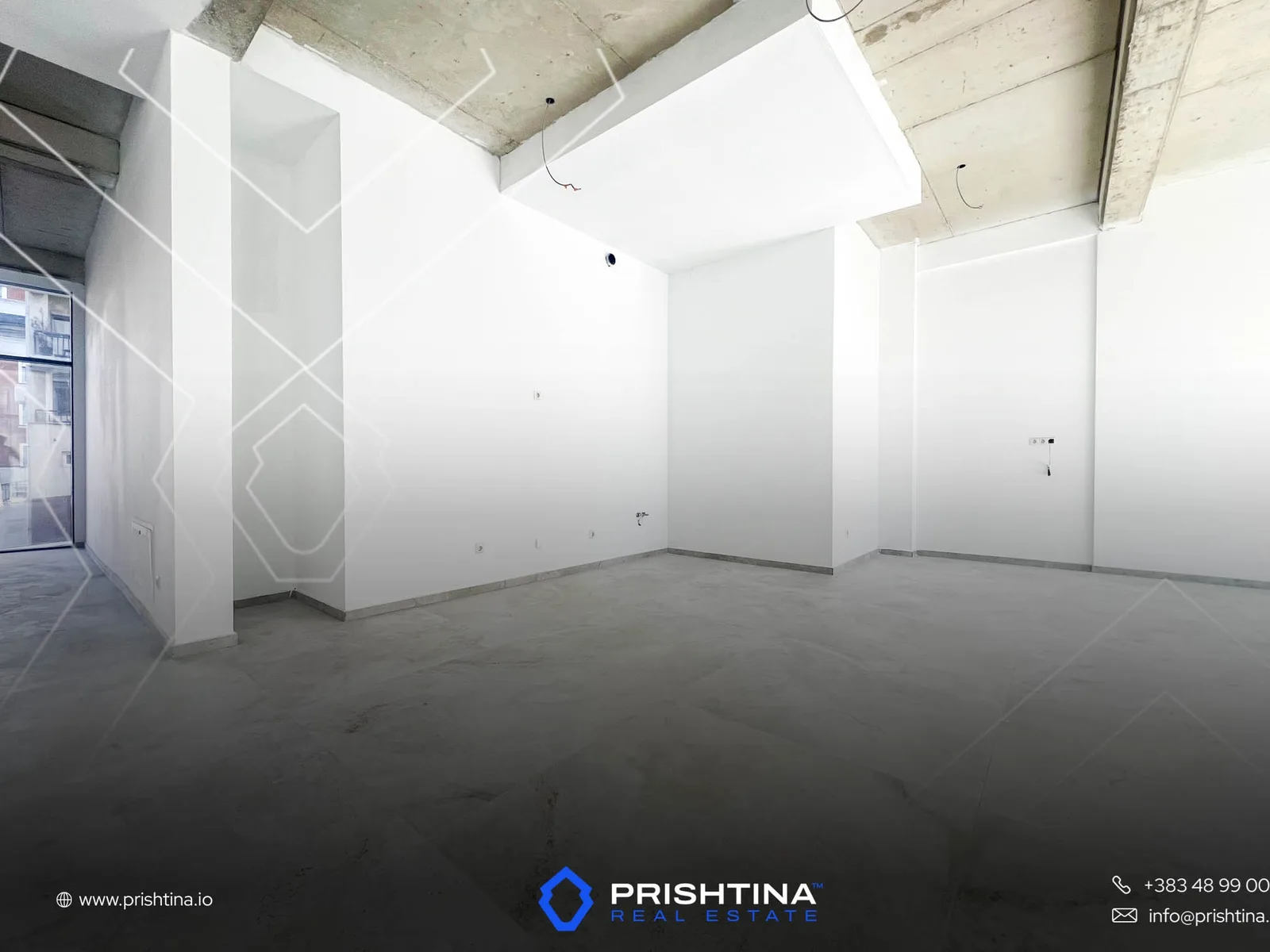 Lokal me qira 126m² te Rruga C