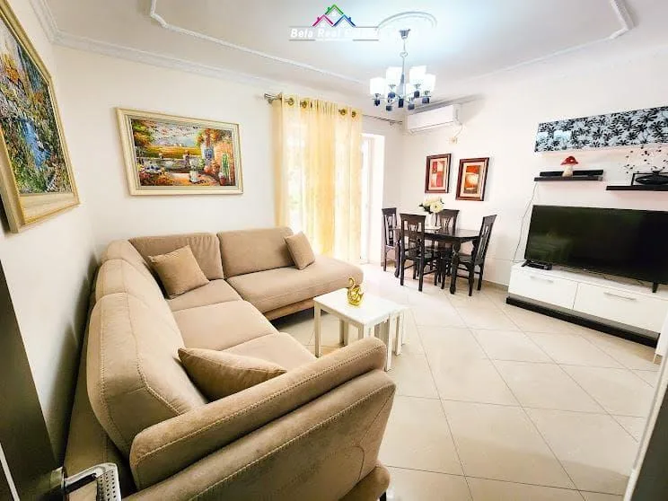 Apartament me qera 3+1 tek Pazari i Ri (ID B23148) Tirane