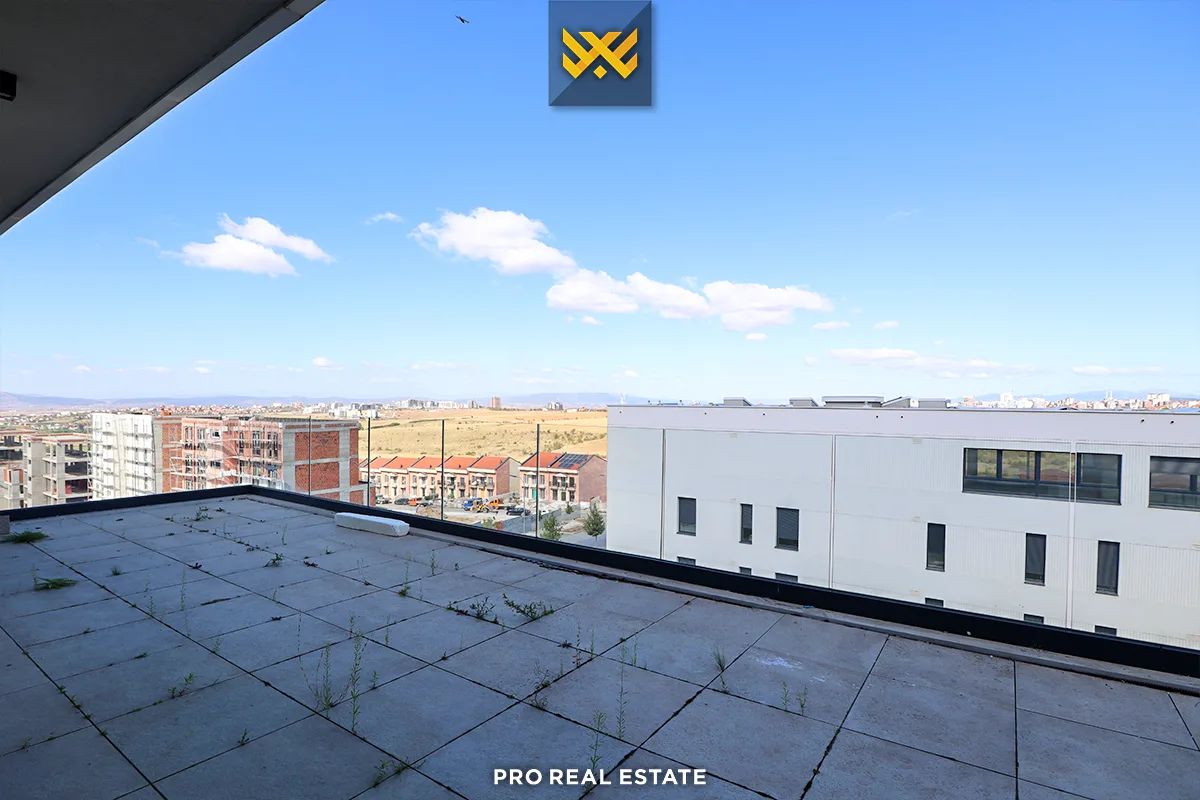 Terracier 116.80m² + 51.10m² me #QIRA në Lagjen Marigona Hill