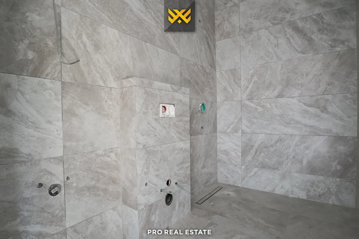 Terracier 116.80m² + 51.10m² me #QIRA në Lagjen Marigona Hill