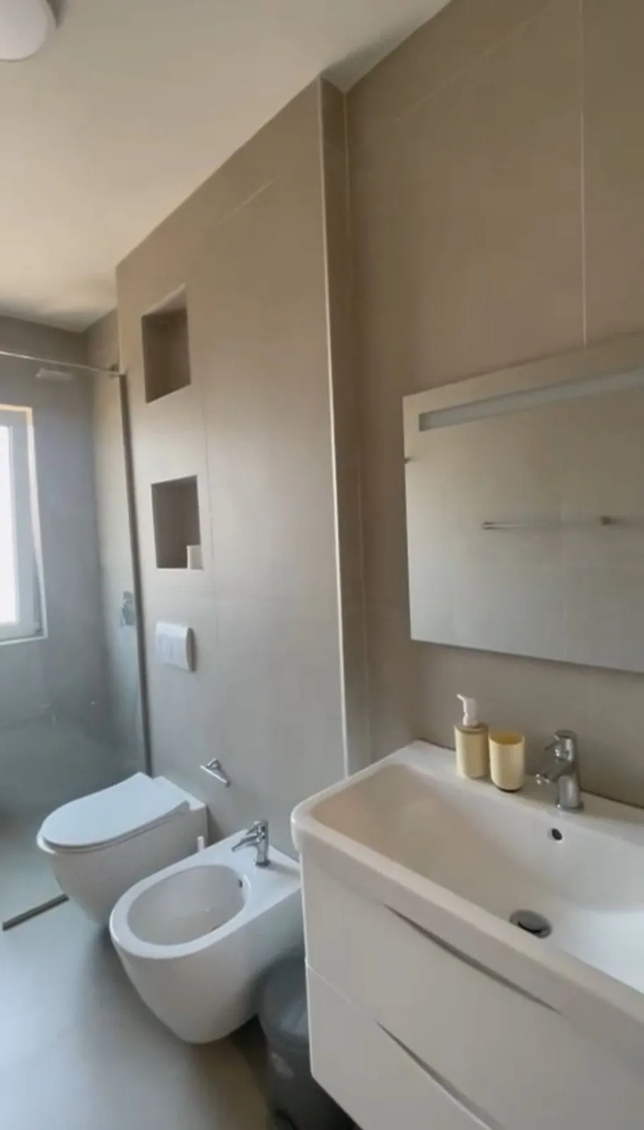 Apartament me Qera 1+1 tek Rruga e Durresit (ID B2101154) Tirane
