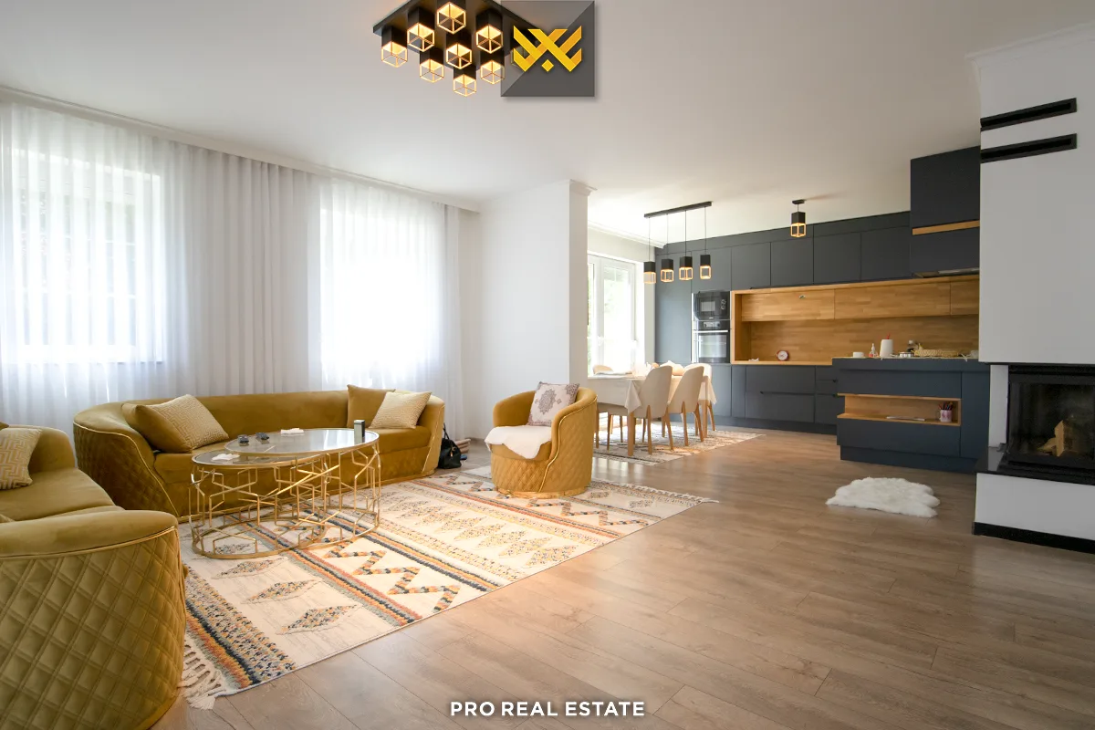 Shtëpi 220m² për #SHITJE te Lagjja Jonë.