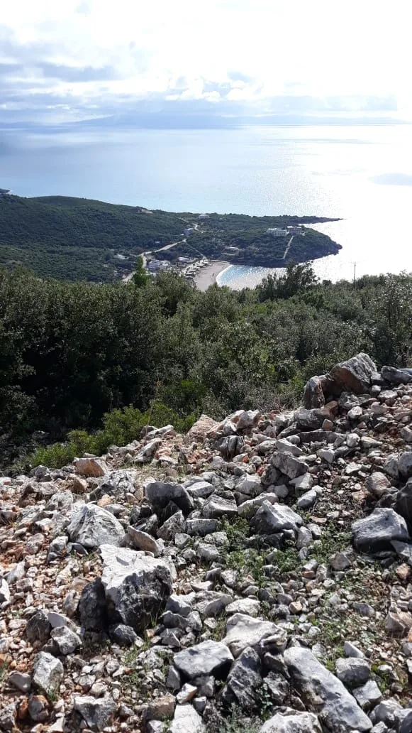 Shitet tokë arë në vuno, himarë