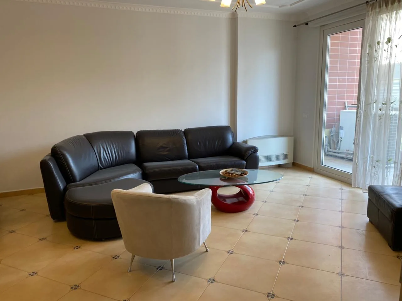 Apartament me qira prane juridikut 2+1+2, 650 euro/muaj