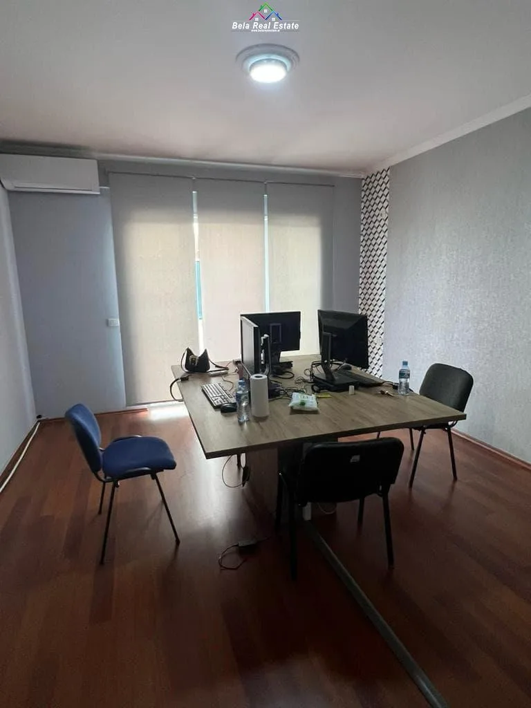 Zyre me Qera 3+1 Tek 5 Maji (ID BZ2481) Tirane.