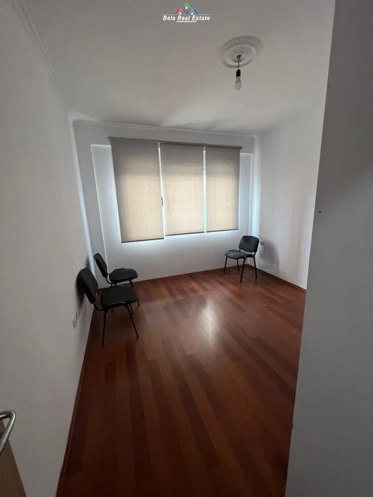 Zyre me Qera 3+1 Tek 5 Maji (ID BZ2481) Tirane.