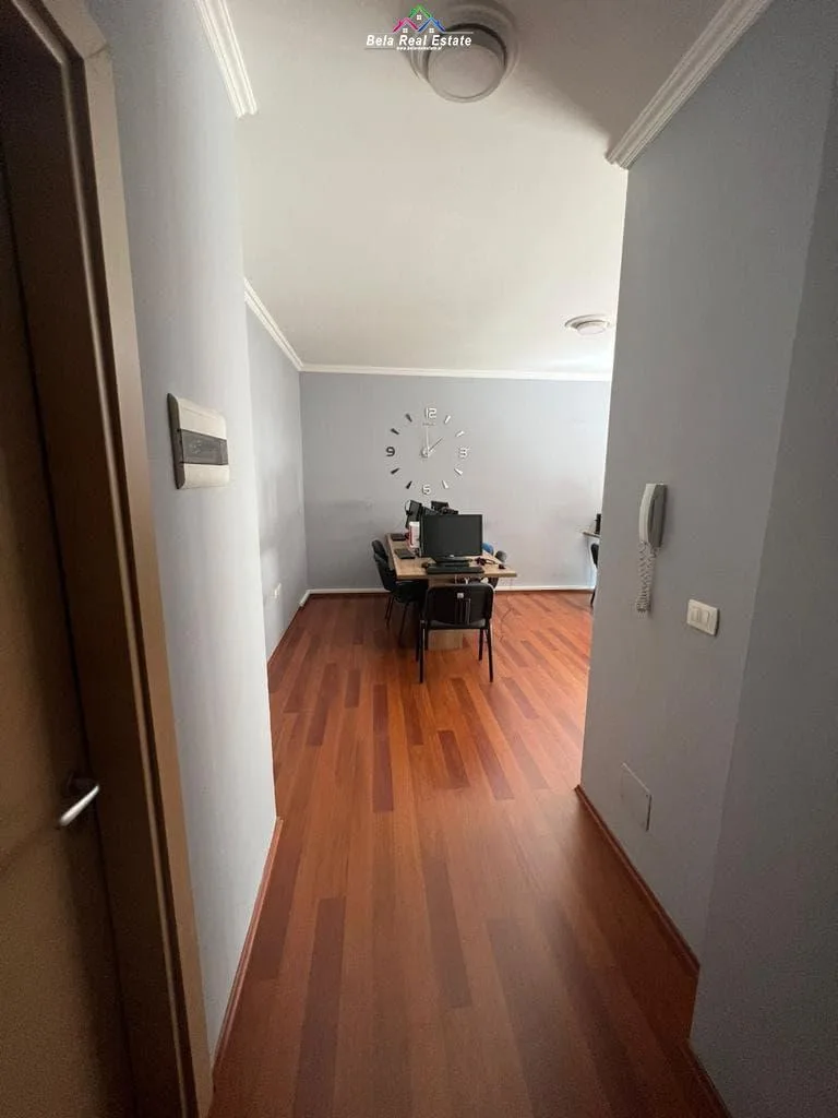 Zyre me Qera 3+1 Tek 5 Maji (ID BZ2481) Tirane.