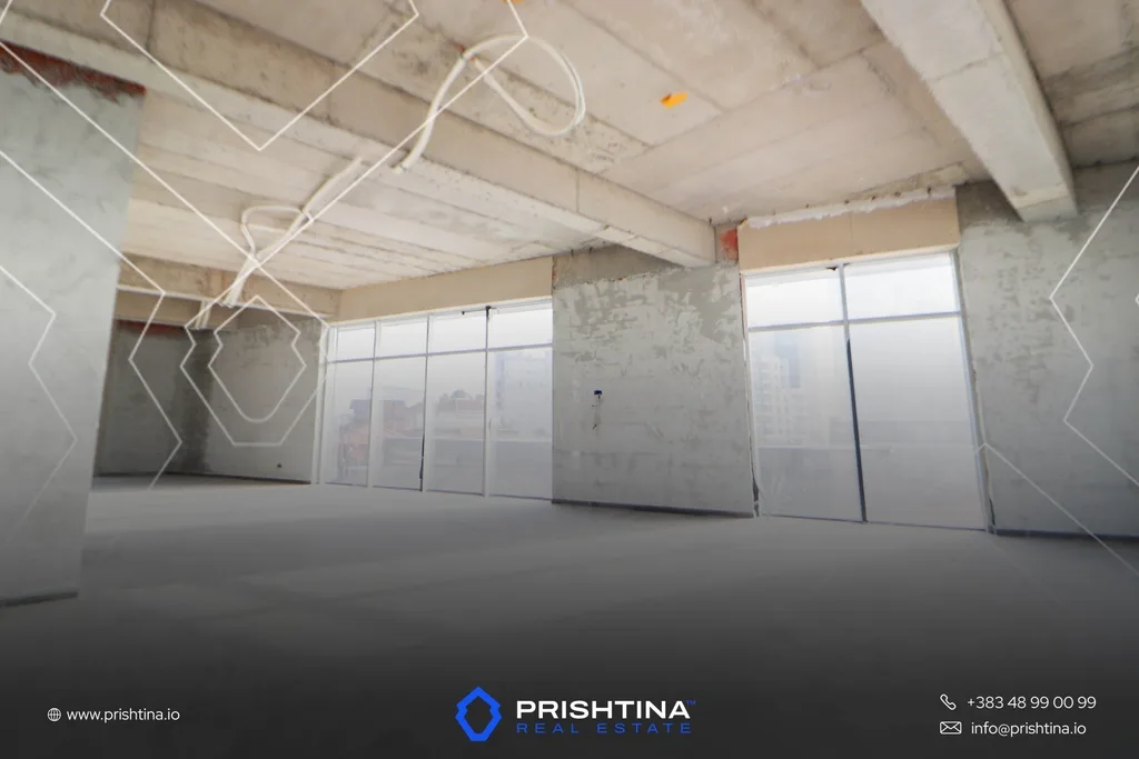 Lokal me qira 110m² në Emshir