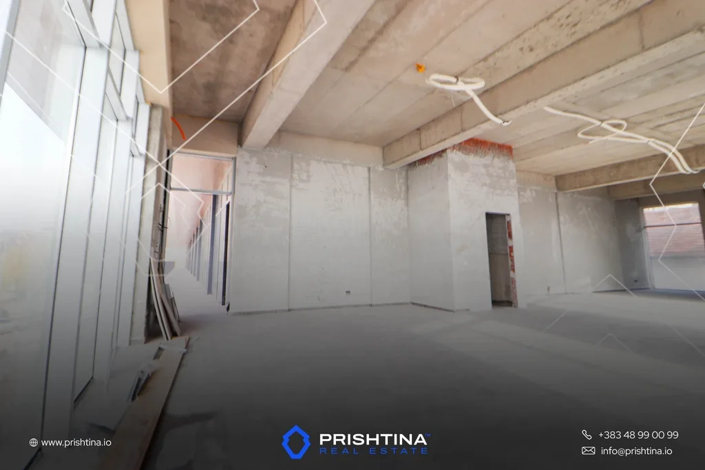 Lokal me qira 110m² në Emshir