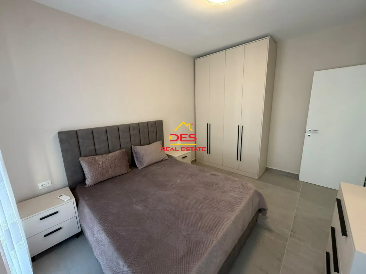 Jepet me qira apartament luksoz 2+1 në lungomare, vlorë