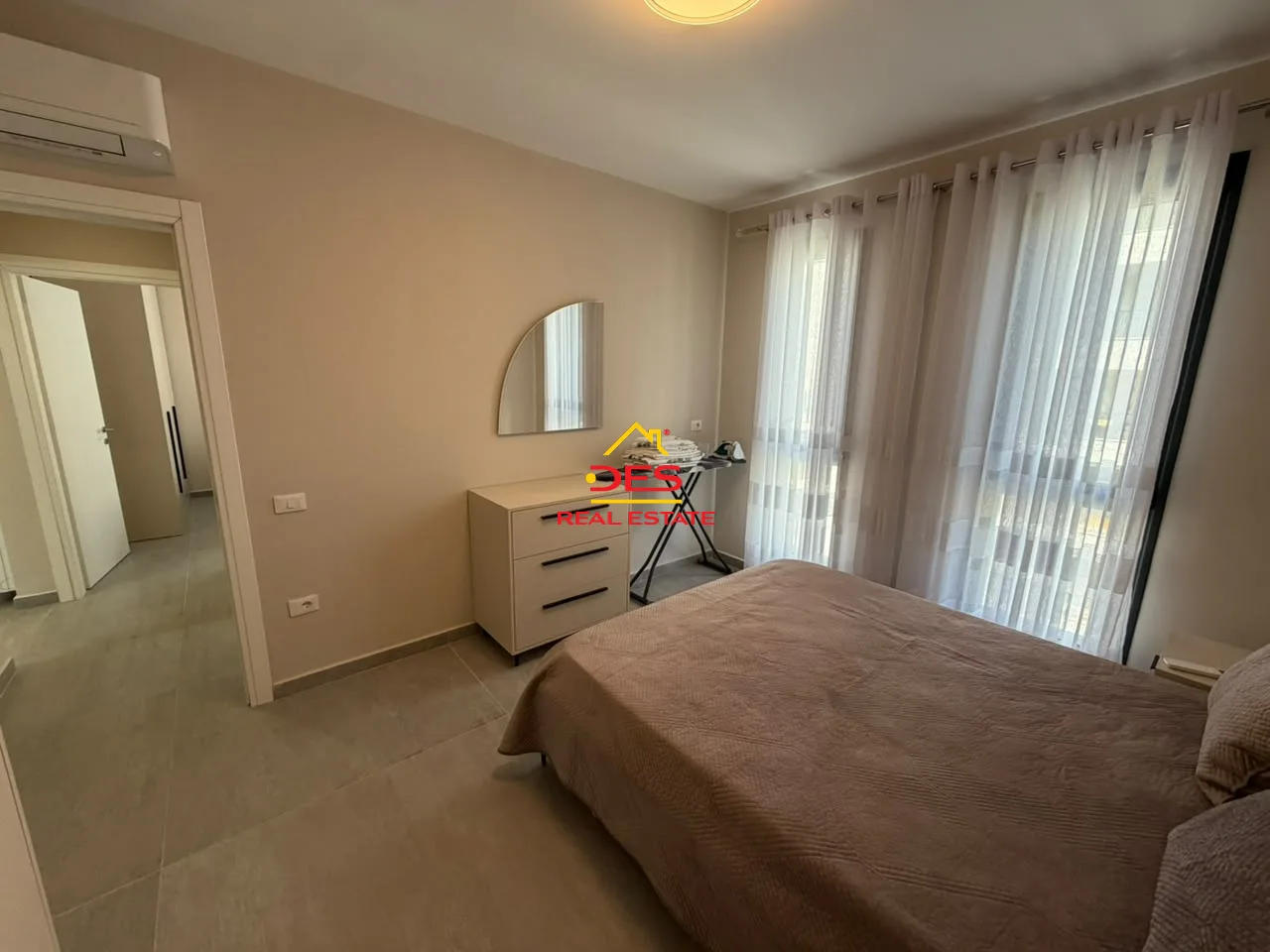 Jepet me qira apartament luksoz 2+1 në lungomare, vlorë