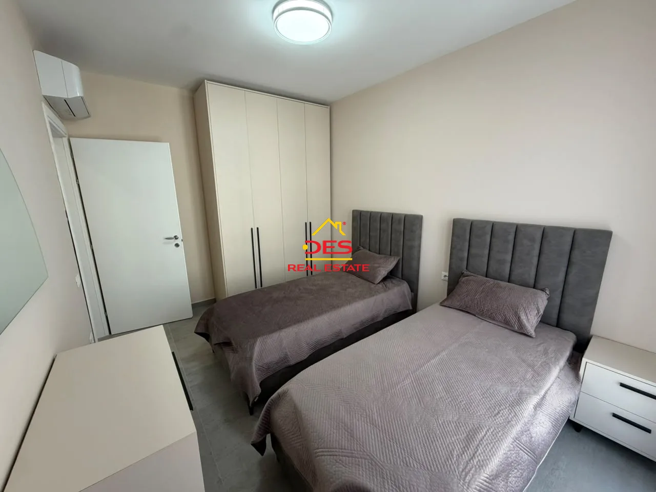 Jepet me qira apartament luksoz 2+1 në lungomare, vlorë