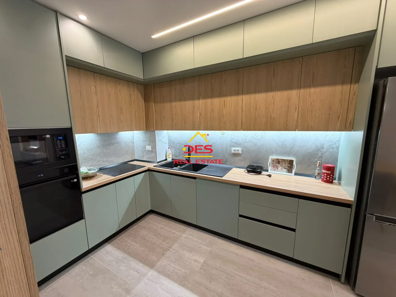 Jepet me qira apartament luksoz 2+1 në lungomare, vlorë