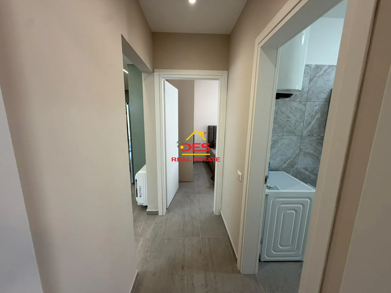 Jepet me qira apartament luksoz 2+1 në lungomare, vlorë