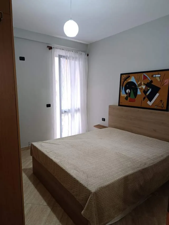Jepet Me Qera Apartament 2+1 Tek Rruga e Durresit (ID B221180) Tirane.