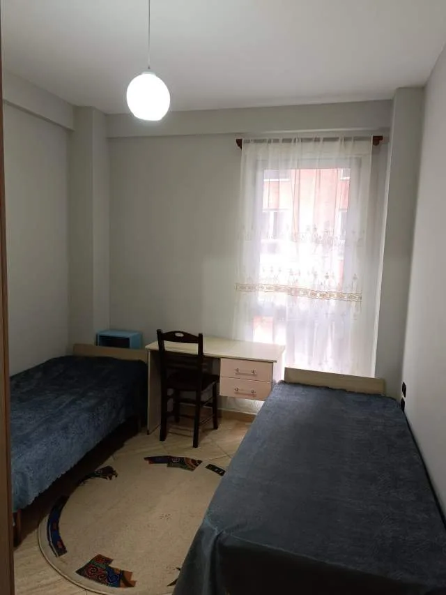 Jepet Me Qera Apartament 2+1 Tek Rruga e Durresit (ID B221180) Tirane.