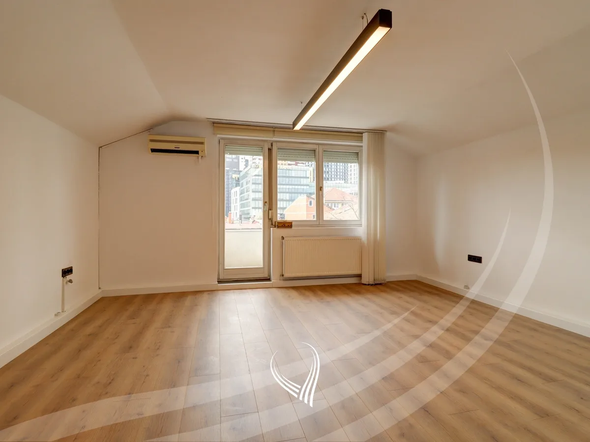 Objekte afariste 750m2 me qira në lagjen Pejton