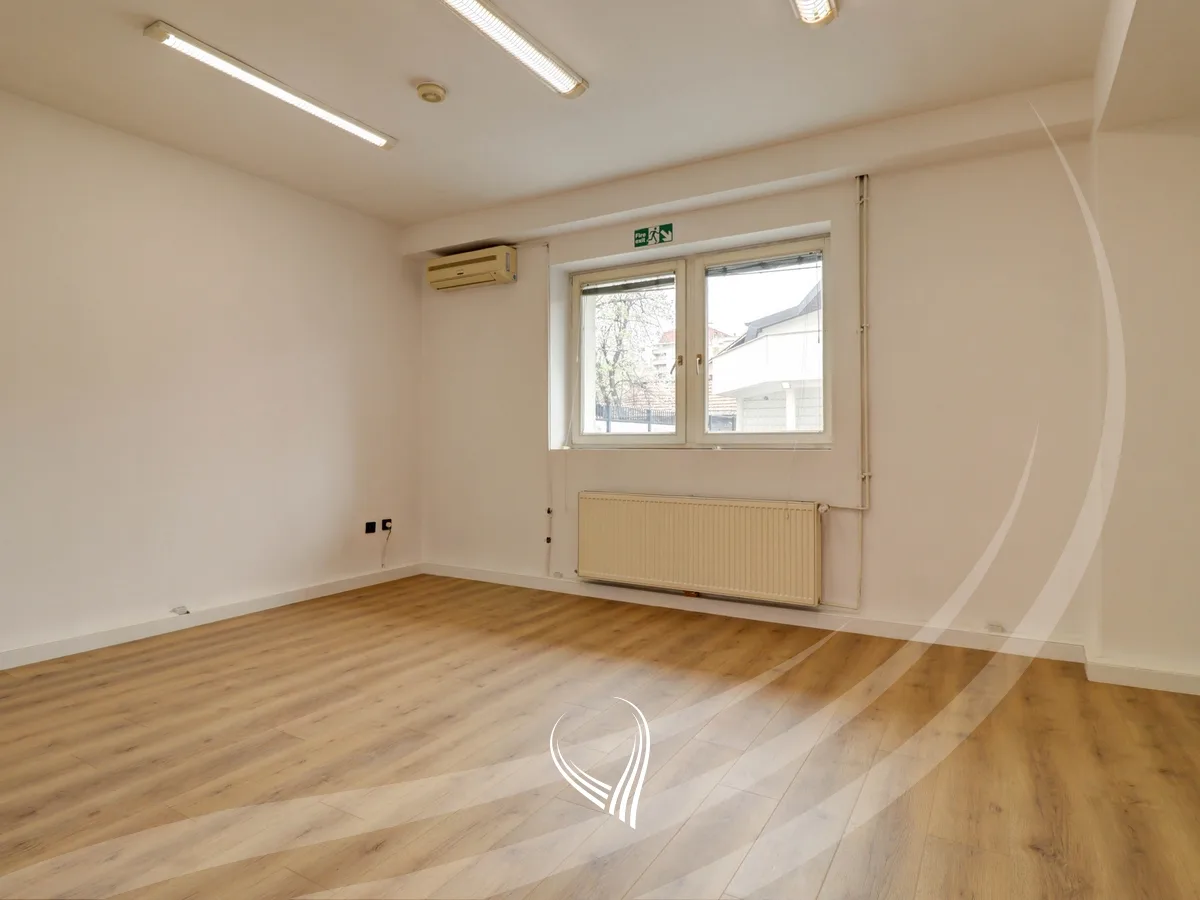 Objekte afariste 750m2 me qira në lagjen Pejton