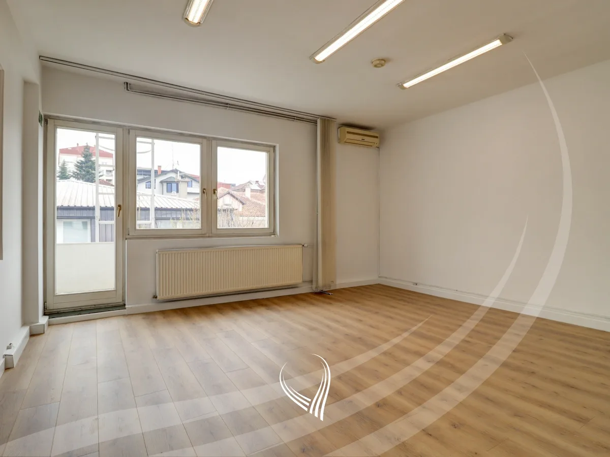 Objekte afariste 750m2 me qira në lagjen Pejton