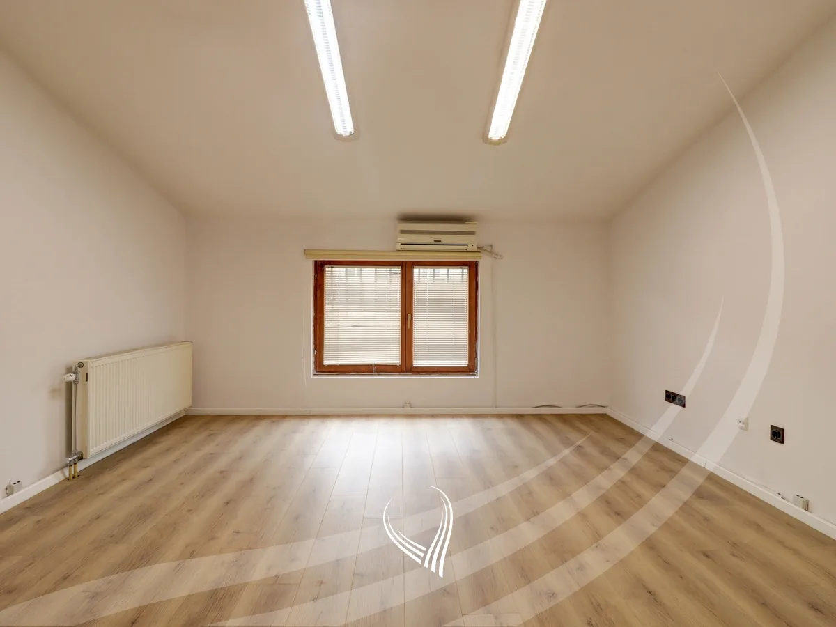 Objekte afariste 750m2 me qira në lagjen Pejton