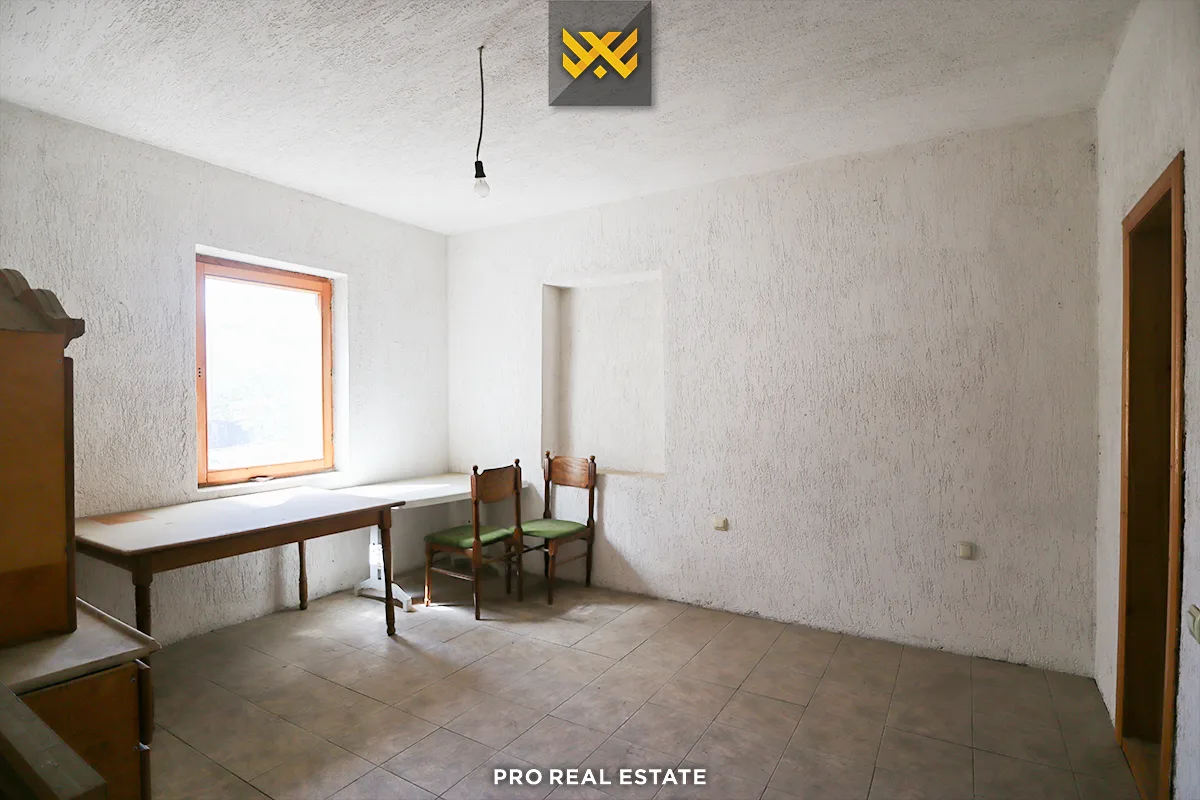Shtëpi 340m² për #SHITJE në Vëllushë