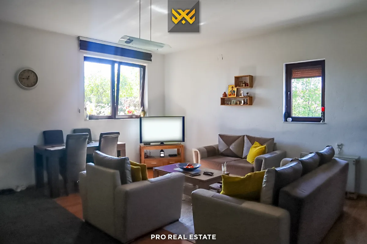 Shtëpi 298m² për #SHITJE në Graçanicë