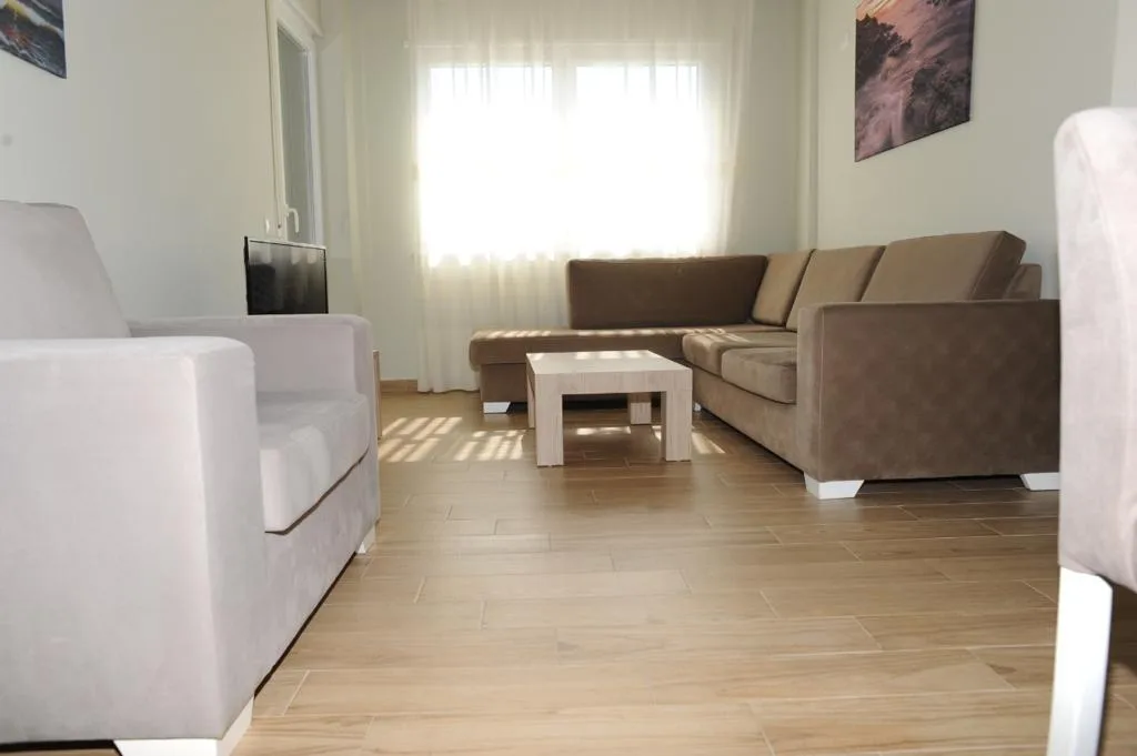 Shitet apartament 1+1 në shëngjin, lezhë