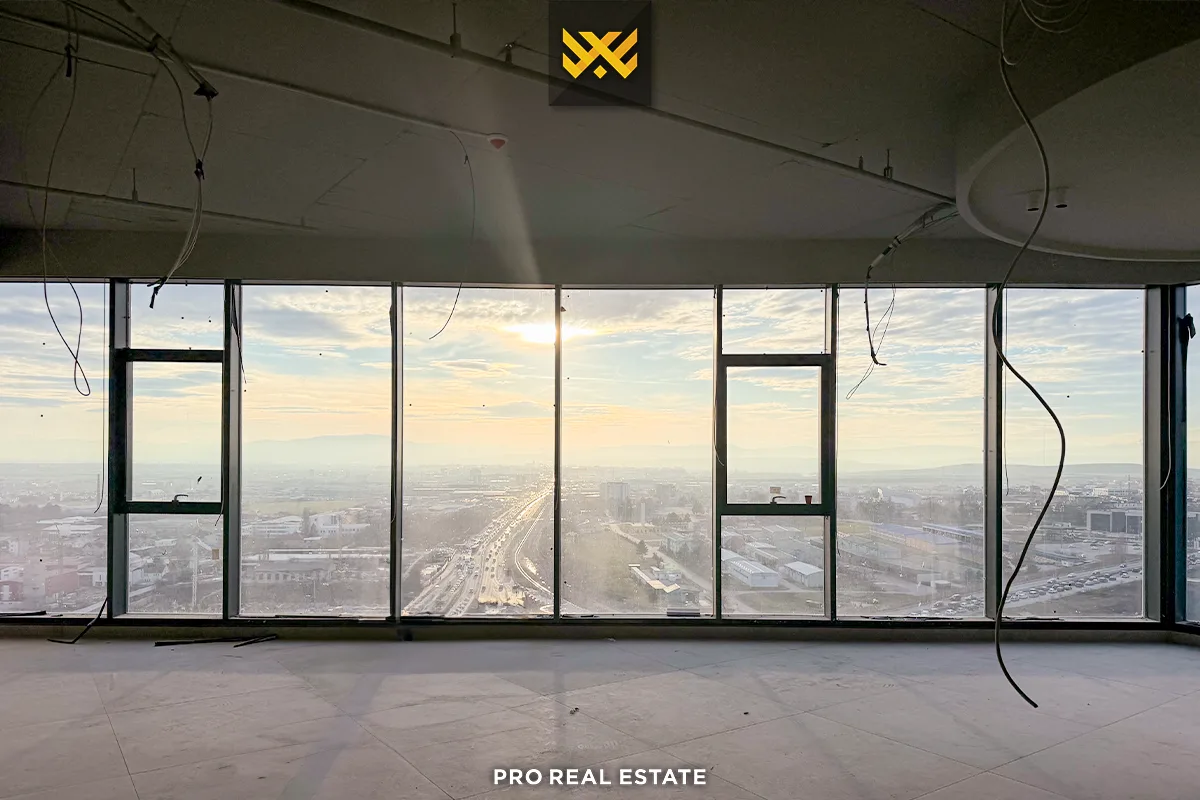Zyrë 149.7m² me #QIRA në Lakrishtë
