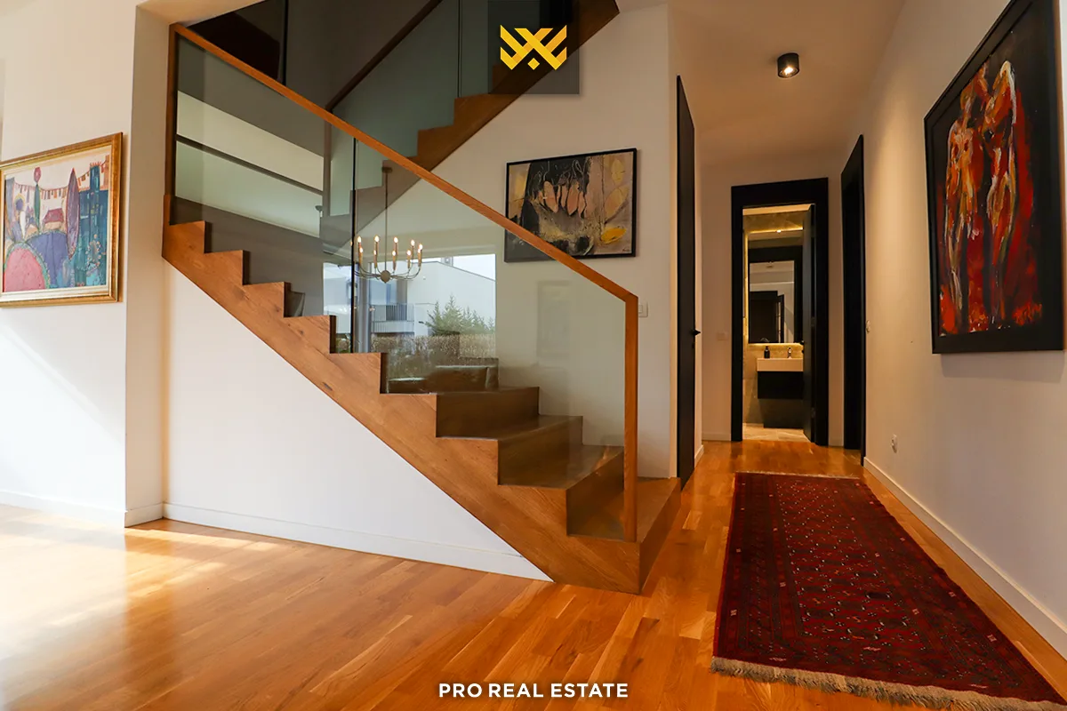 Shtëpi 270m² për #SHITJE në Lagjen Qershia